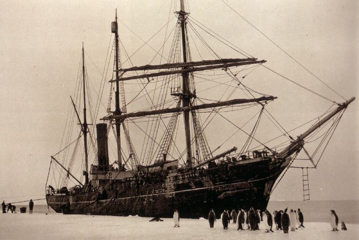 SY Aurora at the edge of the Shackleton Ice Shelf. Photocredit: Frank Hurley