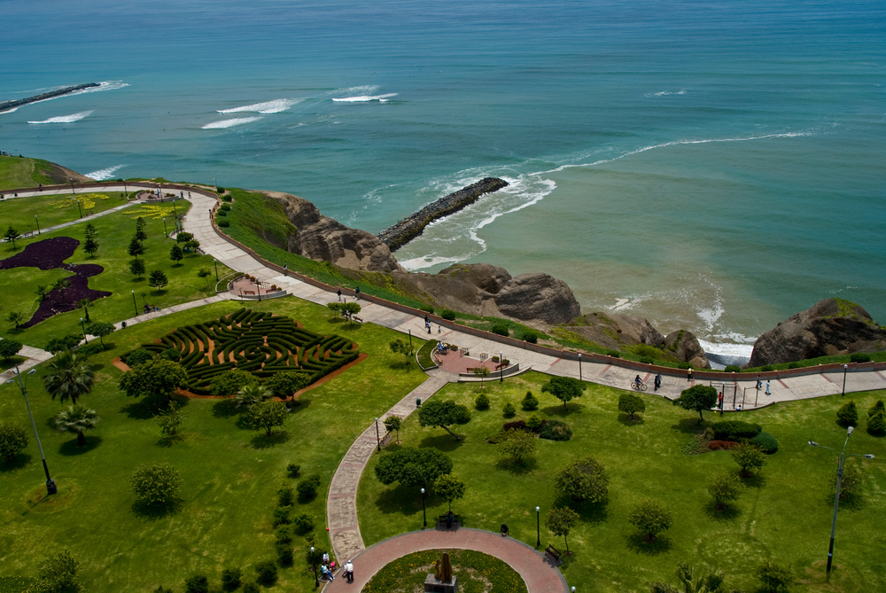 park at the waterfront of lima